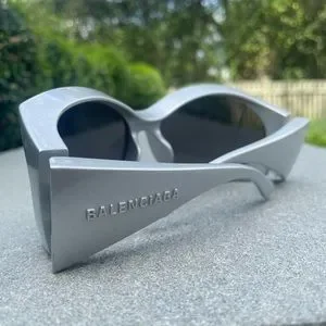 BALENCIAGA round frame sunglasses . Worn once. Comes w/ original packaging Balenciaga Round-Frame Recycled Acetate Sunglasses at Amazon  main image 2